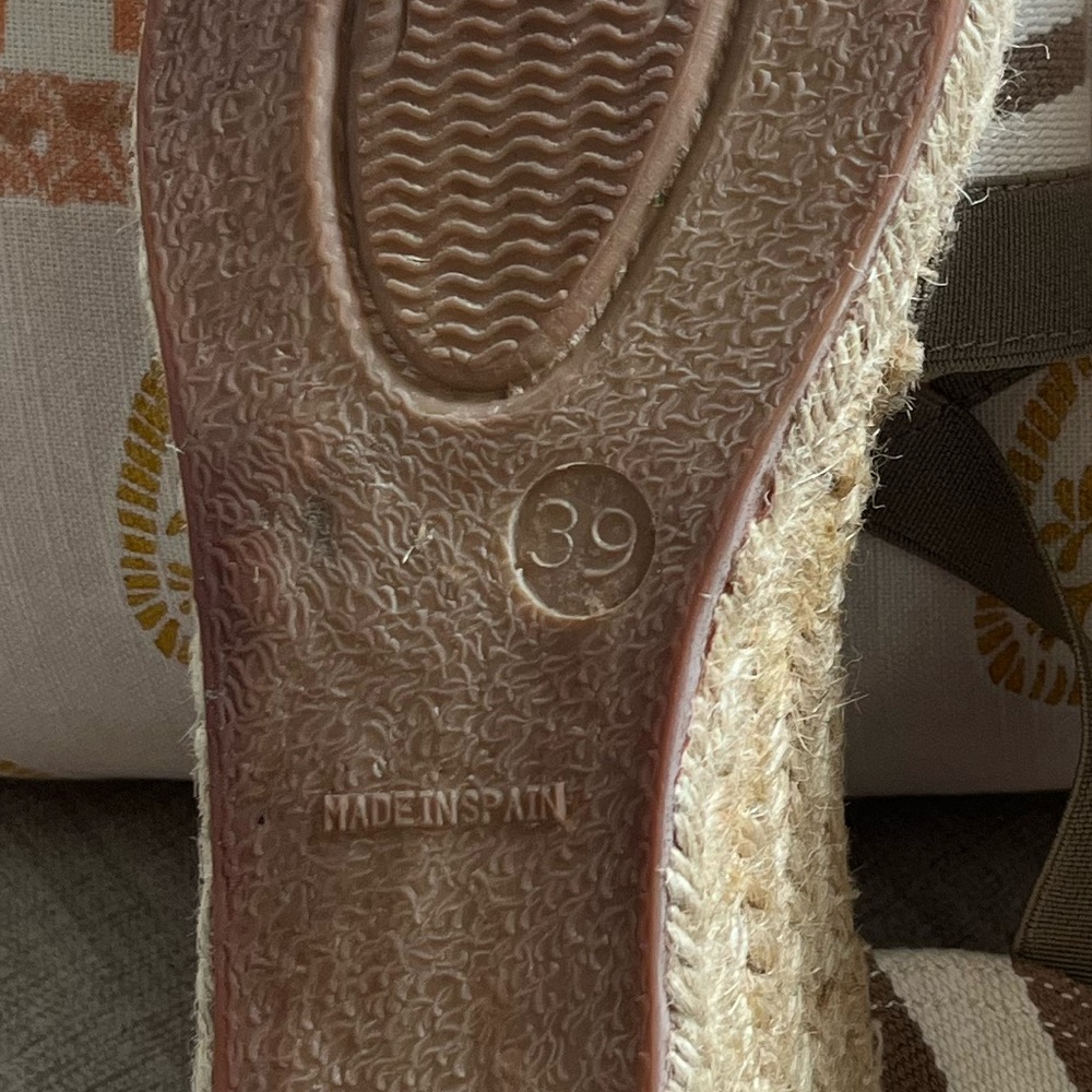 Toni Pons Origens Tarbes Neutral Striped
Espadrilles. Women’s Size 39 (U.S. 8). - Picture 9 of 9